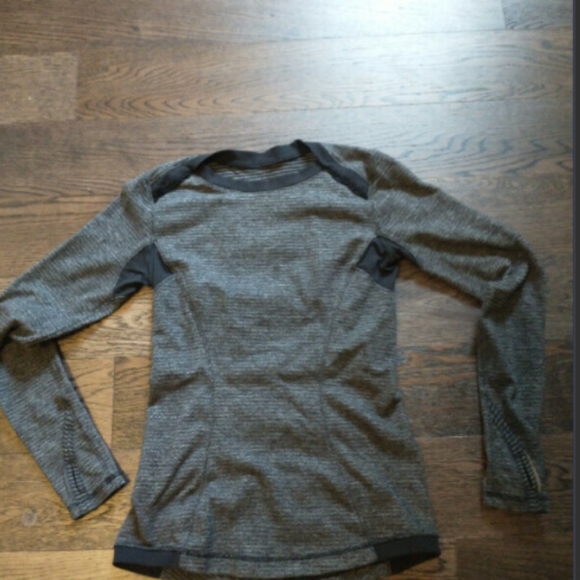 Lululemon Base Runner Long sleeve size 6 - Picture 2 of 3